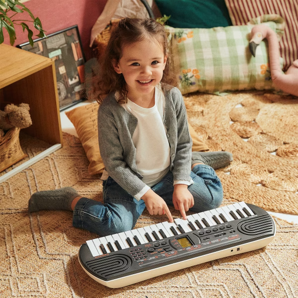 Casio SA-81 Mini Keyboard