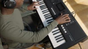 Yamaha PSR-E583 61-Key Touch-Sensitive Portable Keyboard